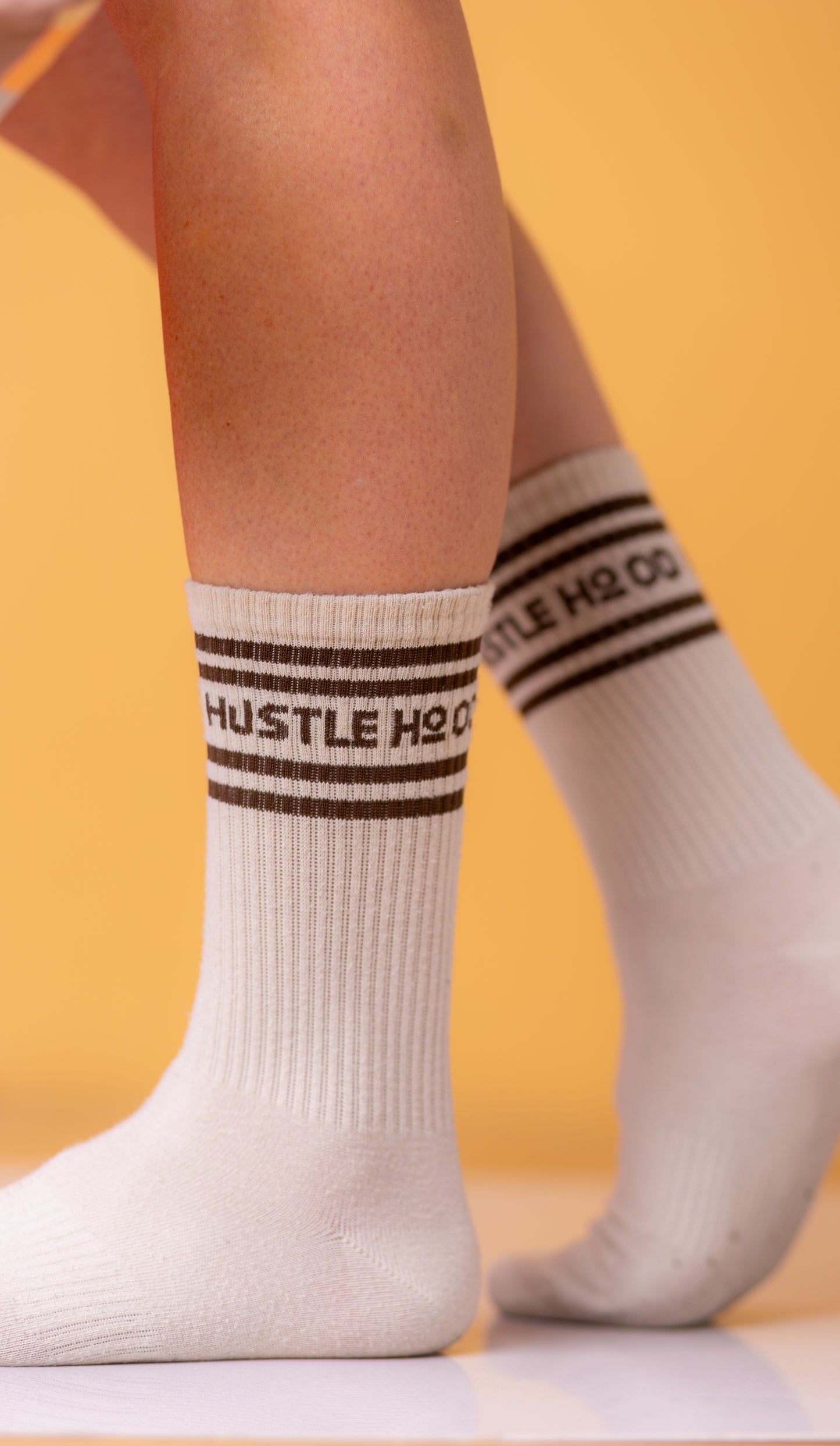 The Hustle Crew Socks - Cream